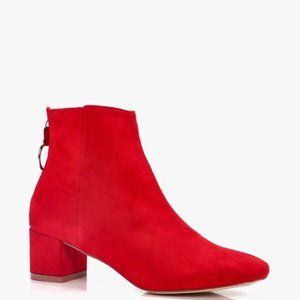 Boohoo Red O Ring Pull Chelsea Ankle Boots